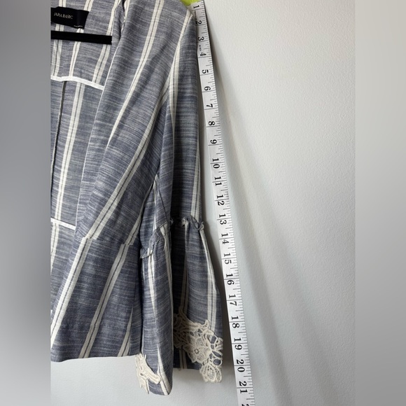 ZARA Basic Striped Bell Sleeve Jacket โ Size M - Picture 10 of 16